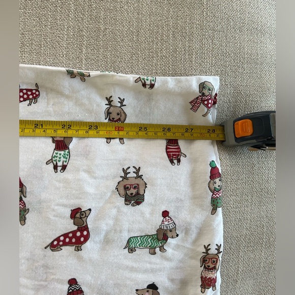 NWOT Two Christmas Dogs Pillowcases. 20 X 28 - Picture 5 of 8